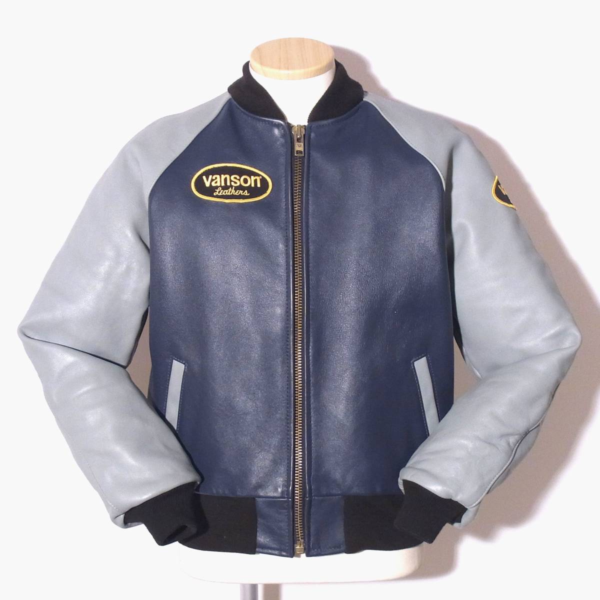 美品VANSON【バンソンTJV42レザースタジャン】クールなネイビーXグレー 