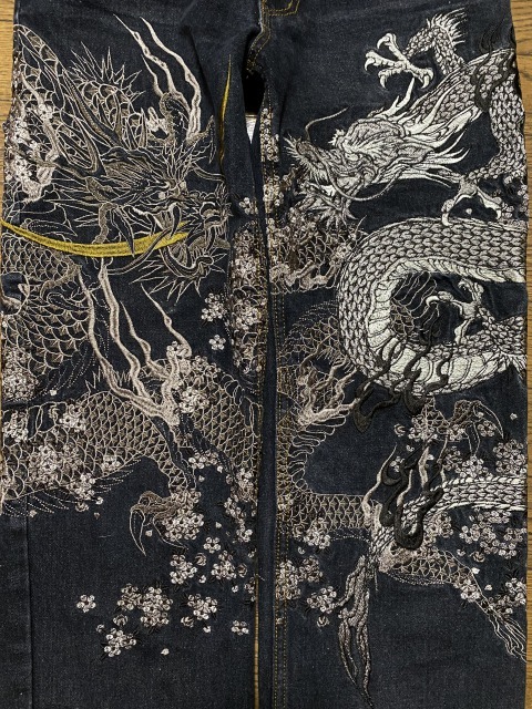 華鳥風月×流儀(かちょうふうげつ×りゅうぎ) デニムジーンズ 龍虎 刺繍 和柄 W32 ブルー メンズ /004 ジーンズ 龍 かちょうふうげつ 流儀圧搾×華 狼 0