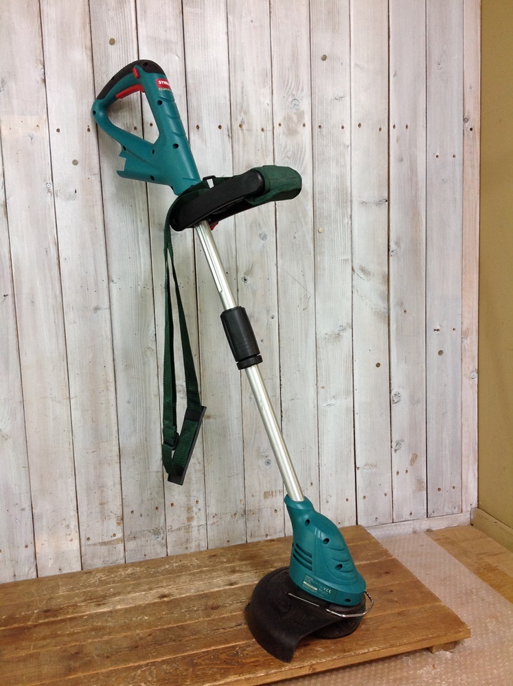 RH-7583】中古品 BOSCH ボッシュ バッテリー草刈機 ART 23-10.8LI 充電