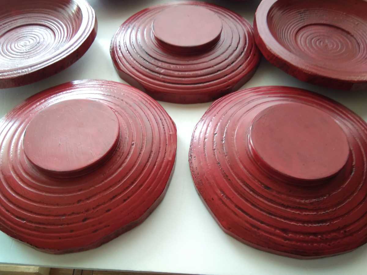 山岸厚夫作。根来茶托。漆器。 木製。 直径15㎝。高さ3、2