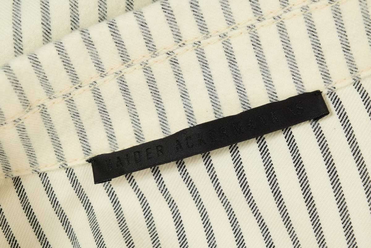 Haider Ackermann ストライプ コットン シャツジャケット XS ホワイト ハイダーアッカーマン KL4CUAKS27 HAIDER ACKERMANN Cotton Satin Side ACKERMANN(ハイダーアッカーマン)の「Haider