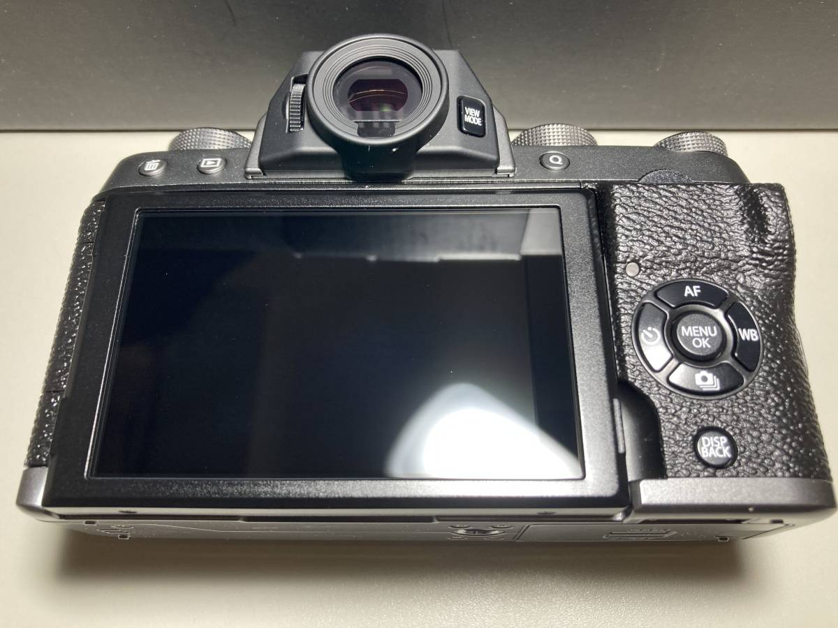未使用 新品同様1☆FUJIFILM X-T100 ダブルズームレンズキット [ダーク