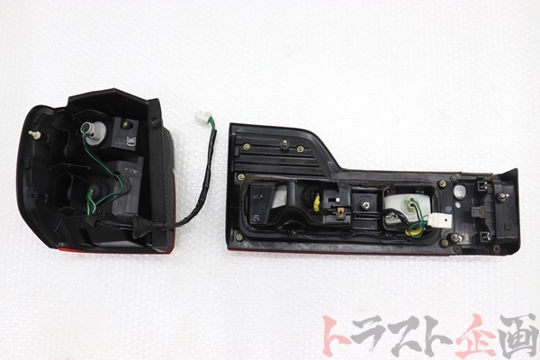 1300183119 後期 純正 テール 運転席側 ステージア RS FOUR S WGNC34
