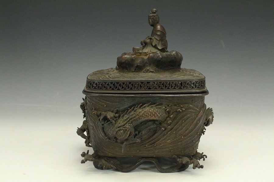 人気SALE 【銀閣】名品 鋳銅 龍紋 菩薩香炉 在銘 共箱 旧家蔵出(