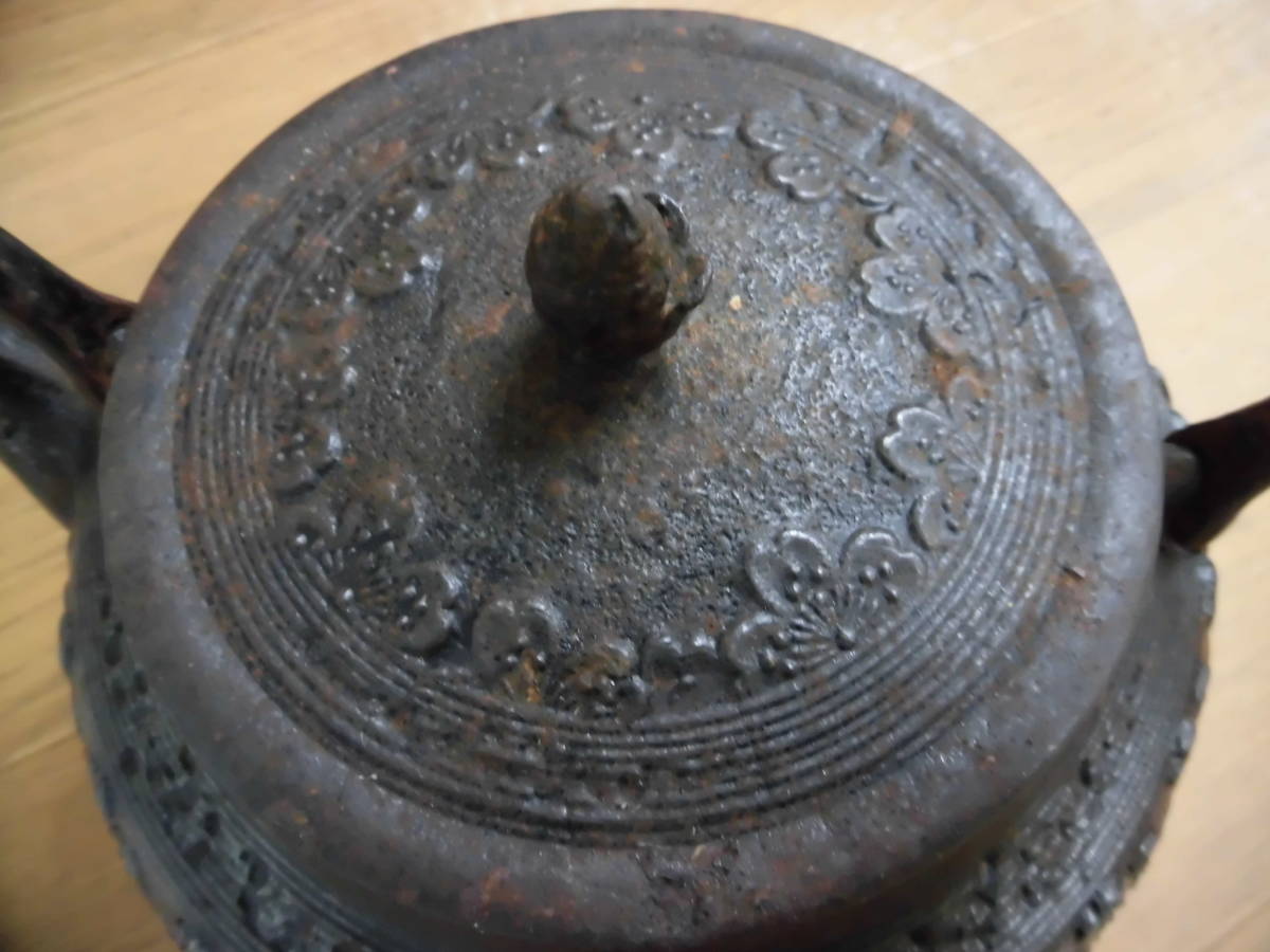 桜柄 南部鉄瓶 | Antique Nanae
