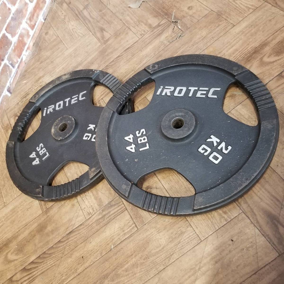 iROTEC アイロテック ダンベルプレート 10Kg×2 J9224◇iROTEC