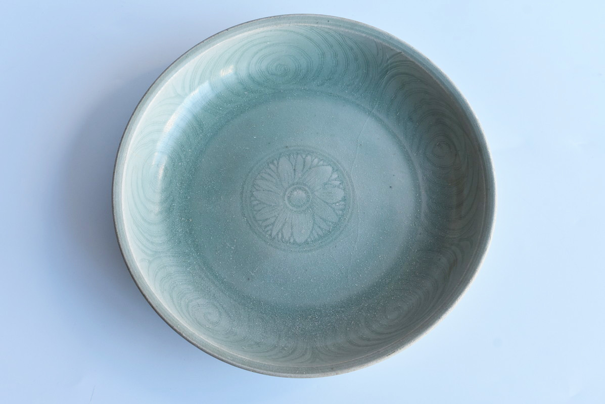 タイ15～16世紀 宋胡録 陰刻花文青磁平鉢】スンコロク 古陶磁 発掘