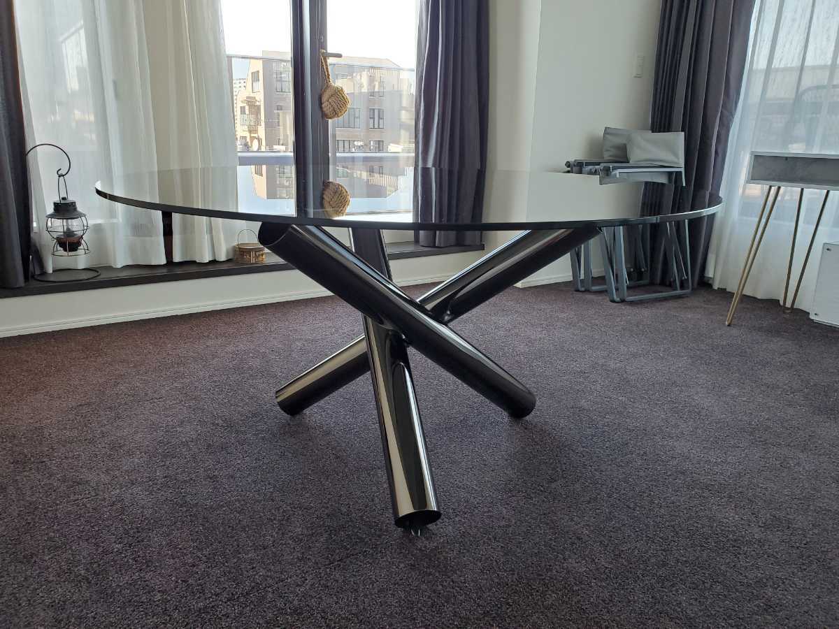 Minotti Van Dyck ダイニングテーブル ガラストップ ブラックニッケル