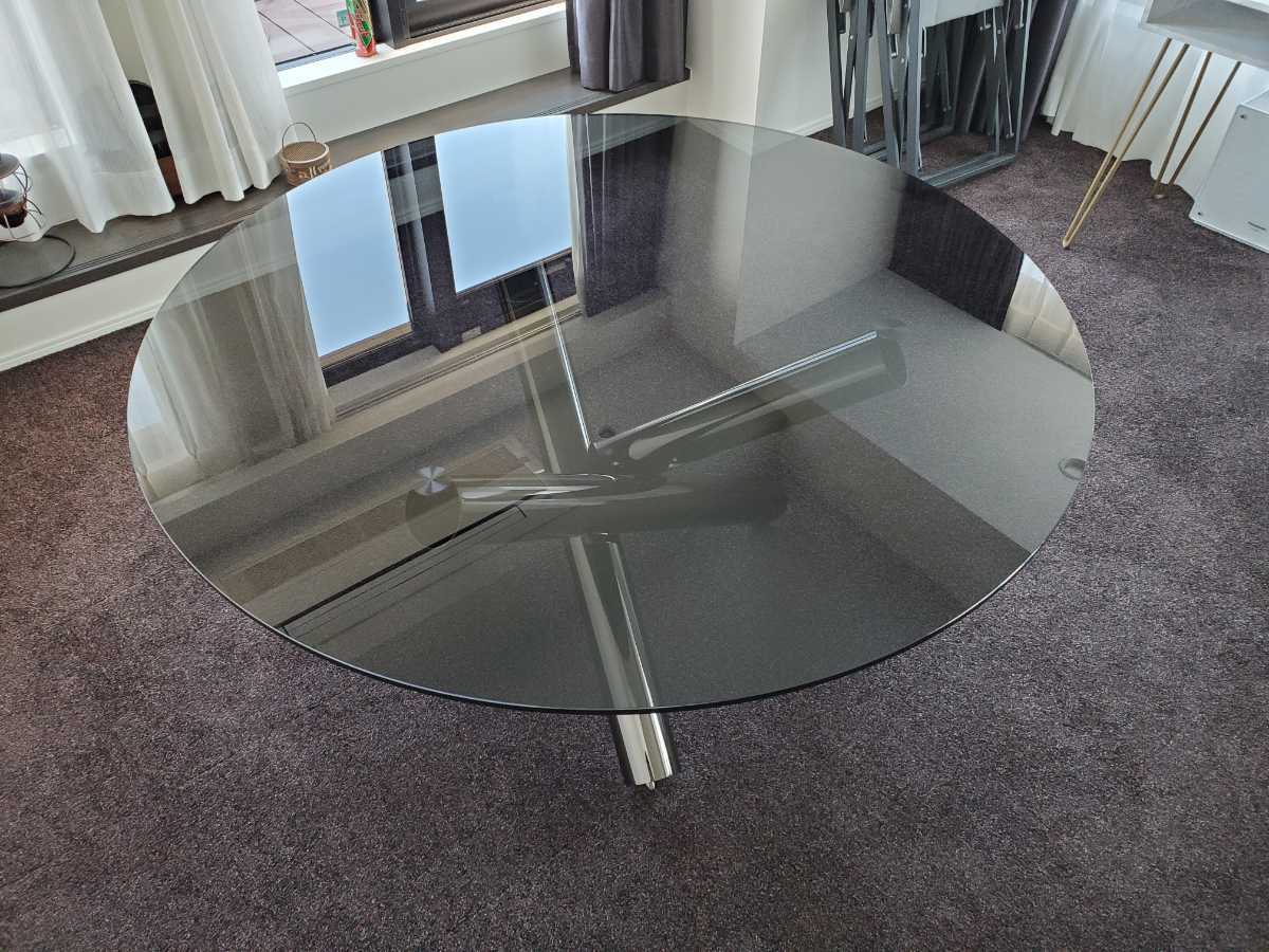 Minotti Van Dyck ダイニングテーブル ガラストップ ブラックニッケル