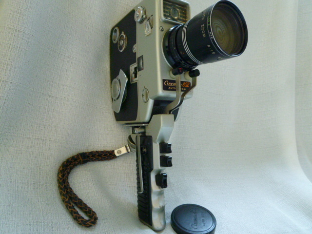 高品質，品質保証 完動品 昭和レトロ Cinemax-85E AUTO ZOOM 8㎜ カメラ/AUTO GRIP付 f:1.6 8.5-42.5mm 明治 大正 昭和アンティ―ク 飾り も素敵(8ミリ)｜売買されたオークション情報、yahooの商品情報をアーカイブ公開 - オー 8ミリ