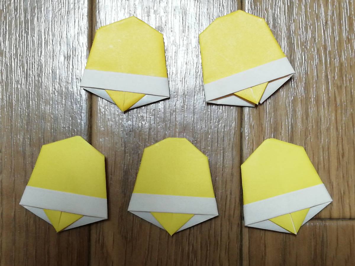 折り紙 ベル５個 壁面飾り ハンドメイド クリスマス 鈴 年中行事 冬 12月 送料 63 折り紙 千代紙 売買されたオークション情報 Yahooの商品情報をアーカイブ公開 オークファン Aucfan Com