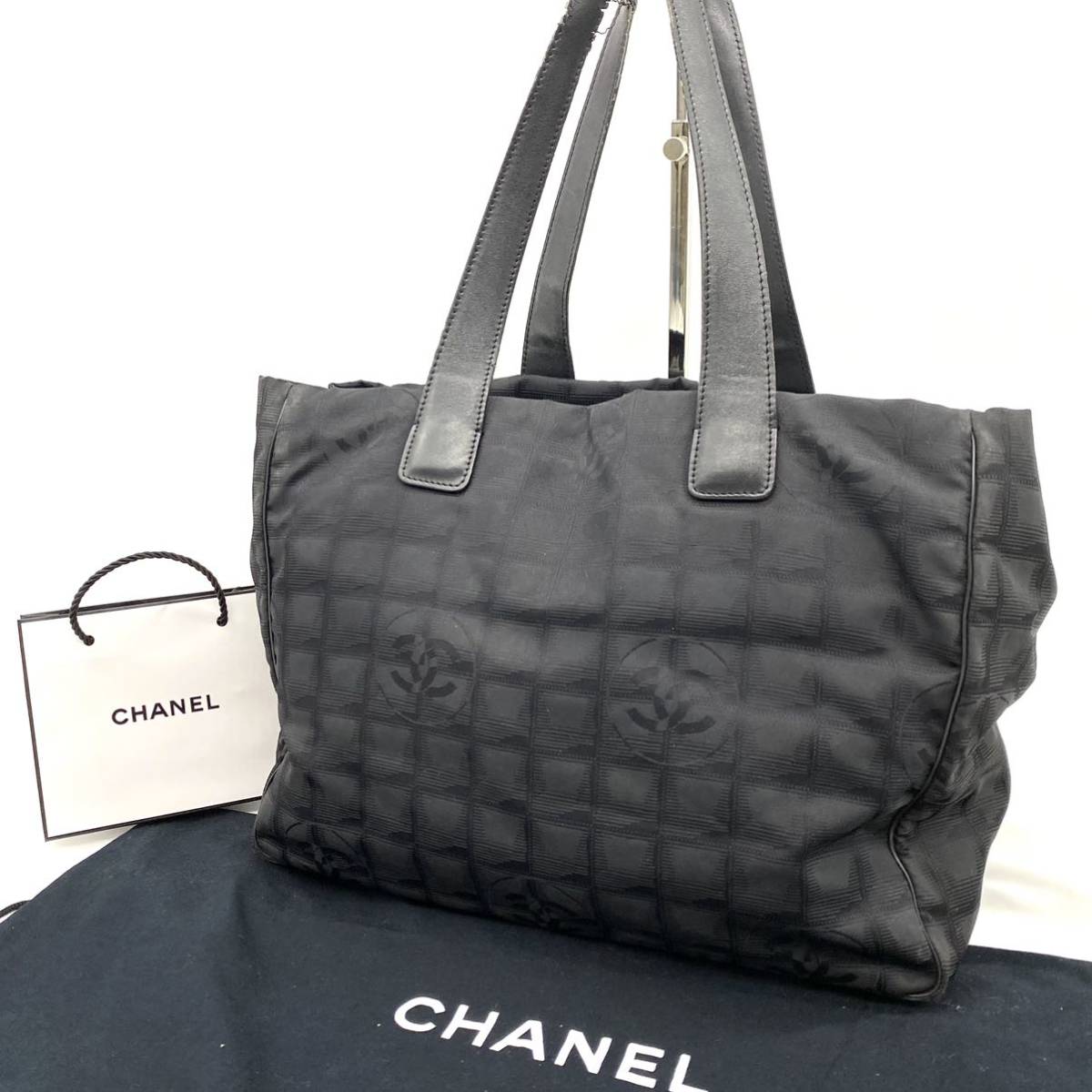 シャネル ニュートラベルライン CHANEL ココマーク ナイロン 