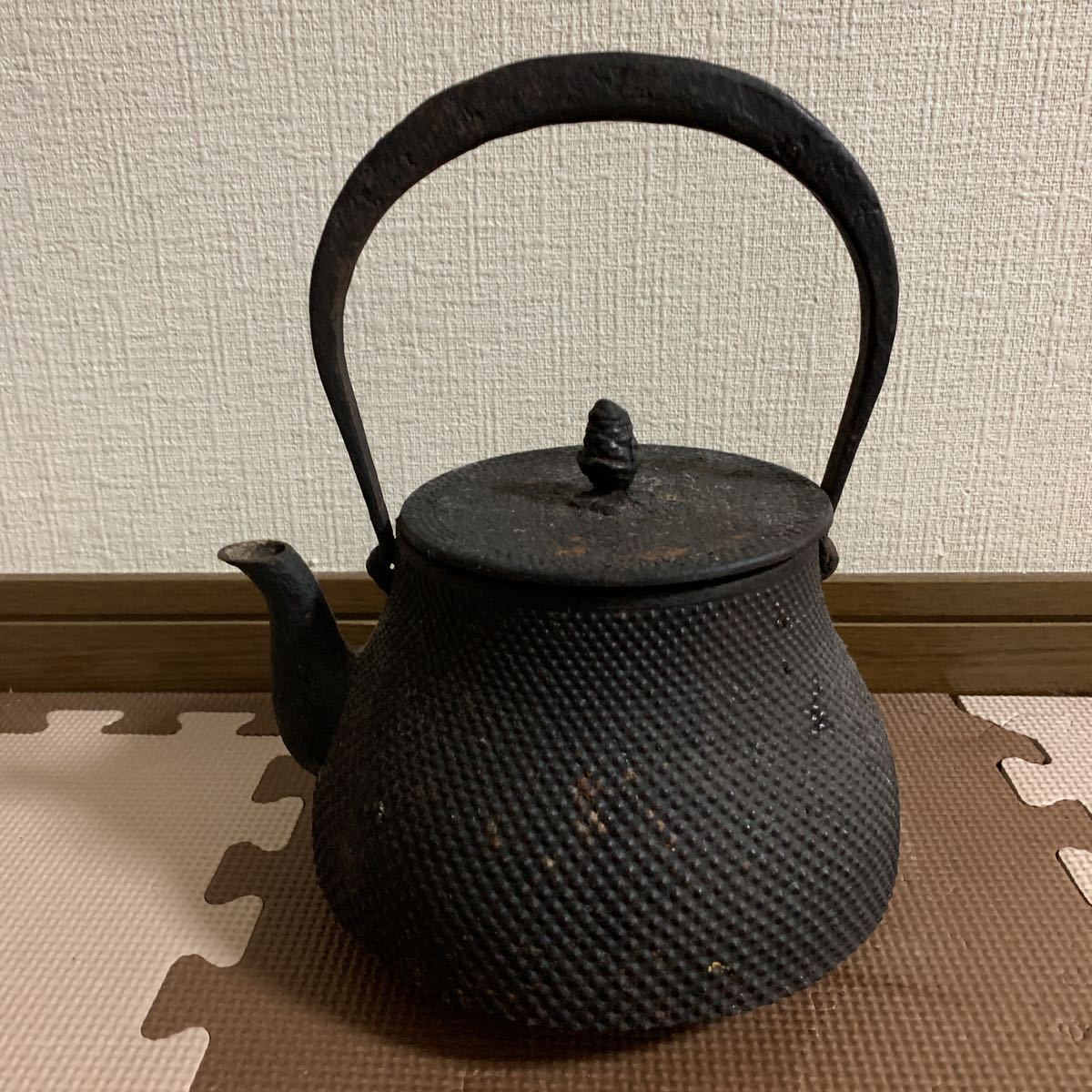 人間国宝 高橋敬典 作 扇の的 置物 共箱 栞付 茶道具 金工 工芸品 E-92 人間国宝 高橋敬典 政所置炉釜 共箱 敬典工房