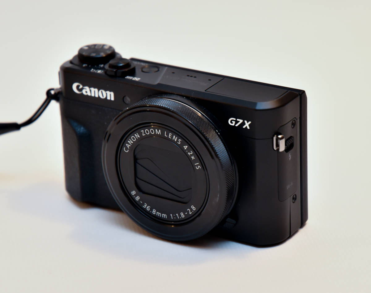 キヤノン Canon PowerShot G7 X Mark II　中古お買い得品!純正バッテリー1、互換バッテリー2、互換充電器のお得なセット! Mark X PowerShot 4K 20.2MP 30th