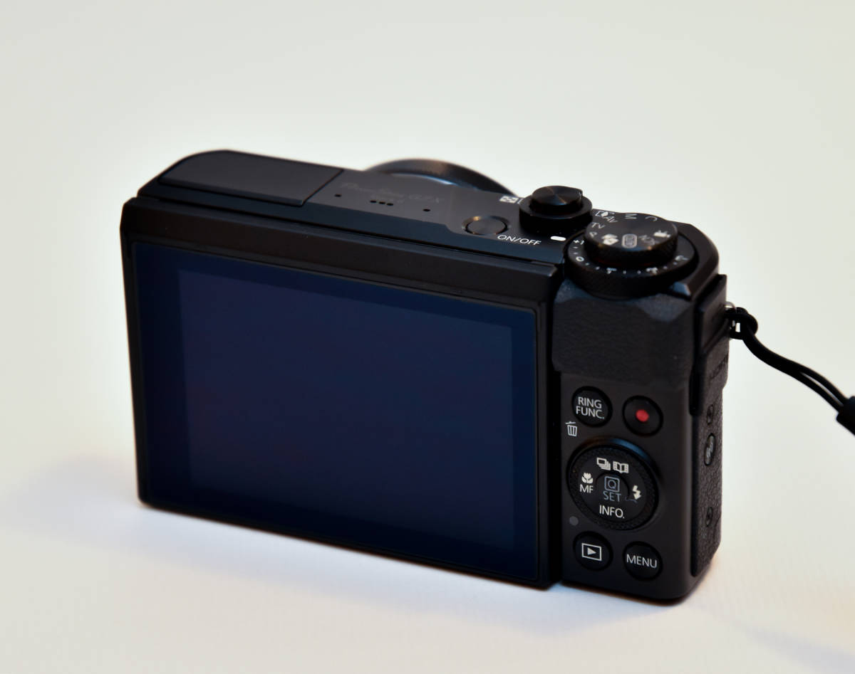 キヤノン Canon PowerShot G7 X Mark II　中古お買い得品!純正バッテリー1、互換バッテリー2、互換充電器のお得なセット! Mark X PowerShot 4K 20.2MP 30th