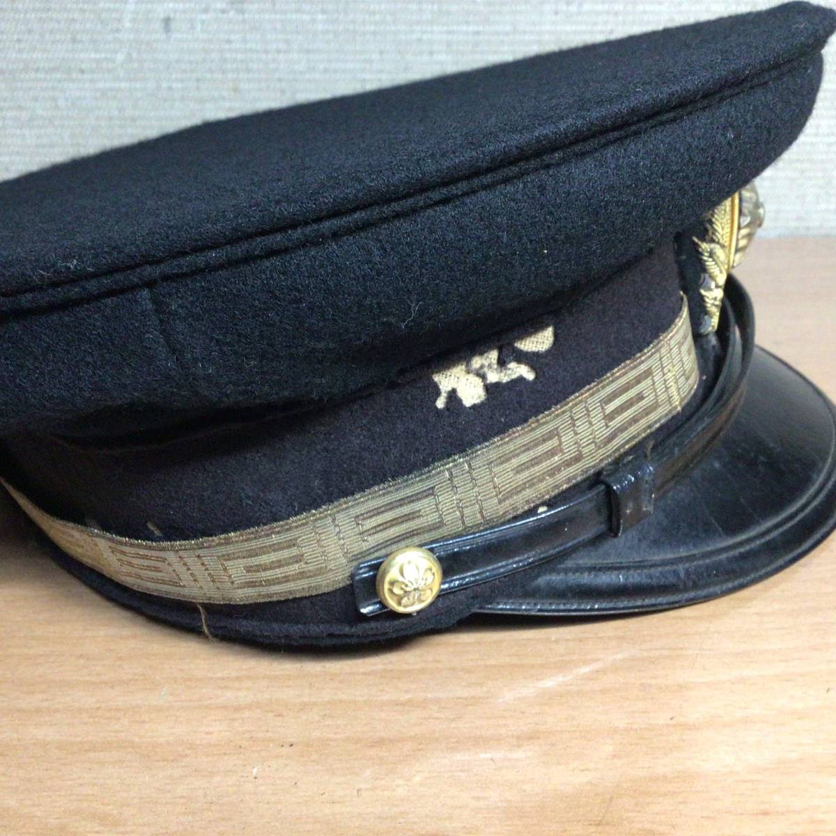 昭和レトロ 古い 昔の 刑務官 制帽 帽子 旭日章 耳章桜 詳細不明 現状 