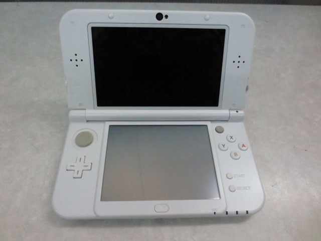 ZM1540【動作品/まとめて/充電器付】☆New3DSLL ホワイト マリオ  