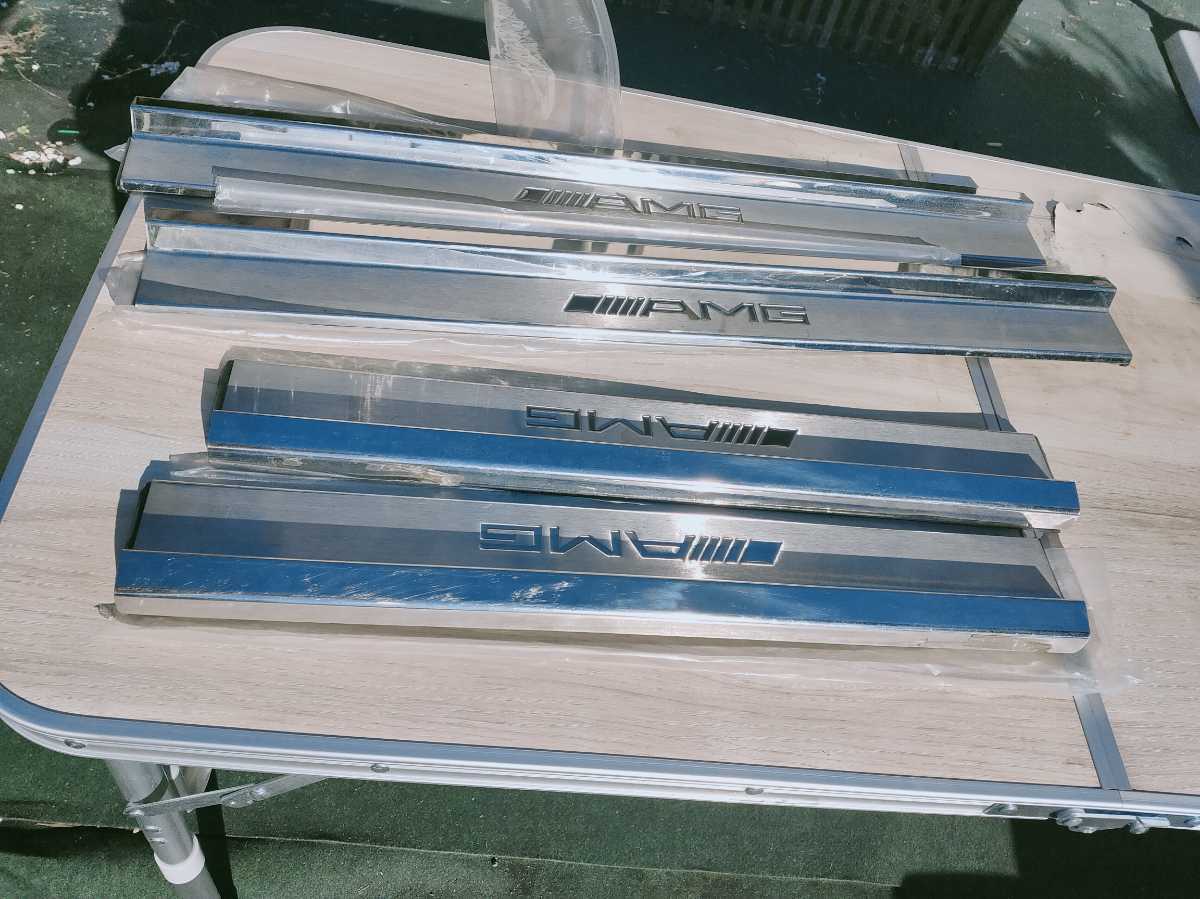 W124用AMGスカッフプレート