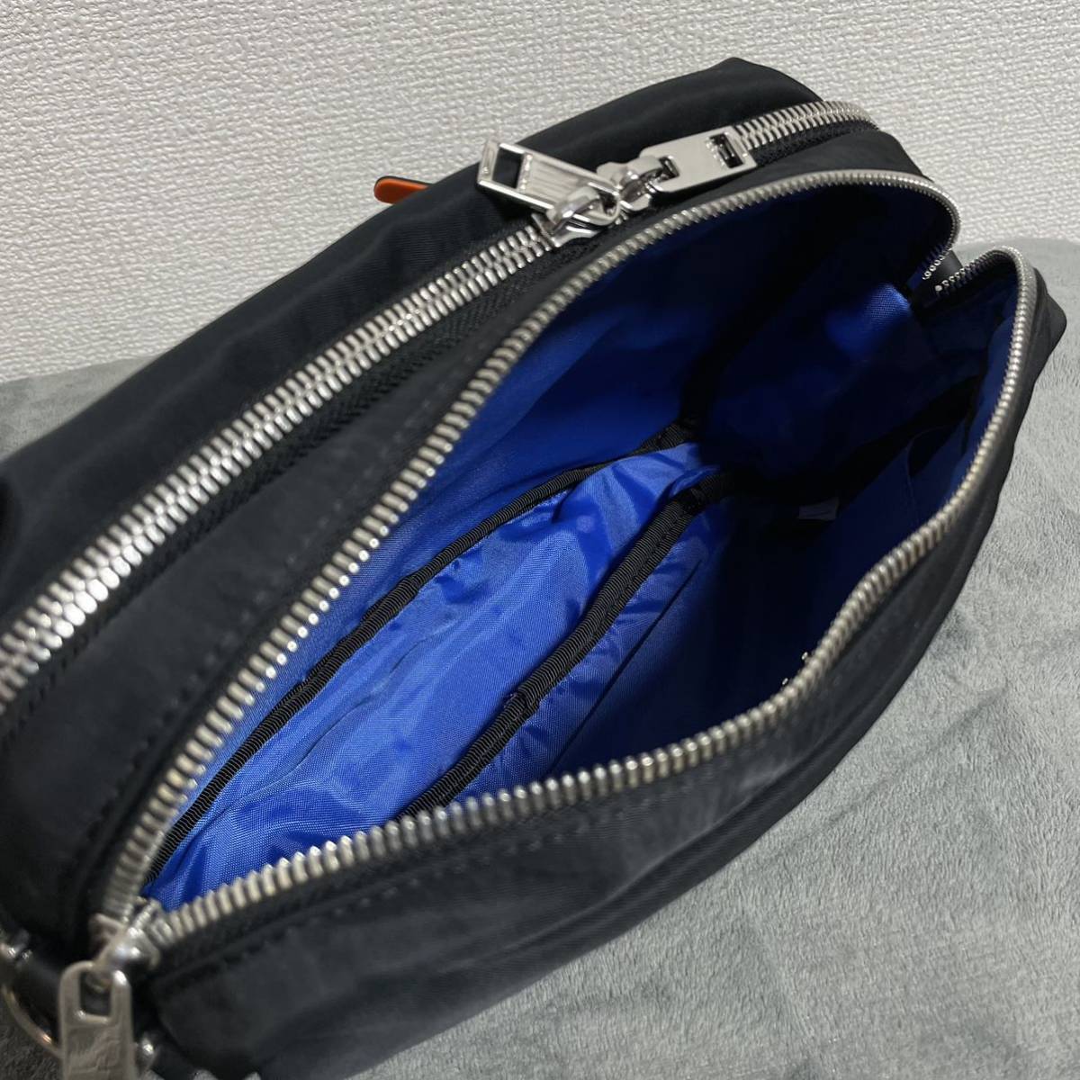クーポンの入手 新品未使用 DIESEL ショルダー&クラッチバッグ レザー 