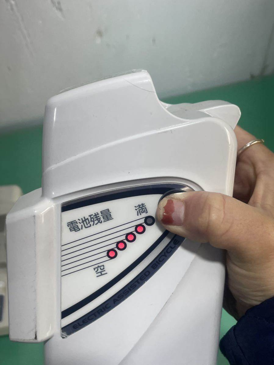 【中古品】Panasonic、パナソニック NKY327B02、5Ah 電動アシスト自転車用 リチウムイオン充電バッテリー 長押し 4点灯確認済み【セット】 NKY327B02 バッテリー パナソニック BE-ENDR63G BE NKY327B02の通販