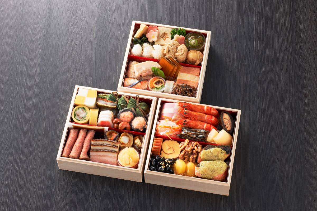 高級和食店のおせち 3段 デパートや郵便局 もおせち料理を販売しているような名店 １円スタート 加工食品 売買されたオークション情報 Yahooの商品情報をアーカイブ公開 オークファン Aucfan Com