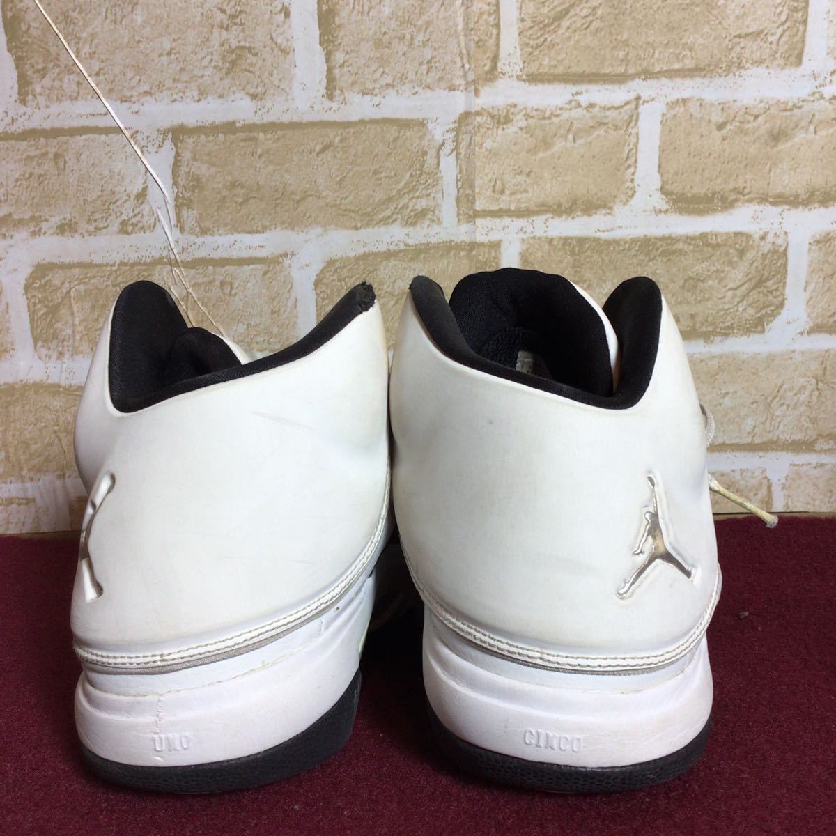 A 141 Nike Air Jordan バスケットシューズ 白 黒 29 0cm かっこいい 大きいサイズ 使用感あり 29 0cm 売買されたオークション情報 Yahooの商品情報をアーカイブ公開 オークファン Aucfan Com