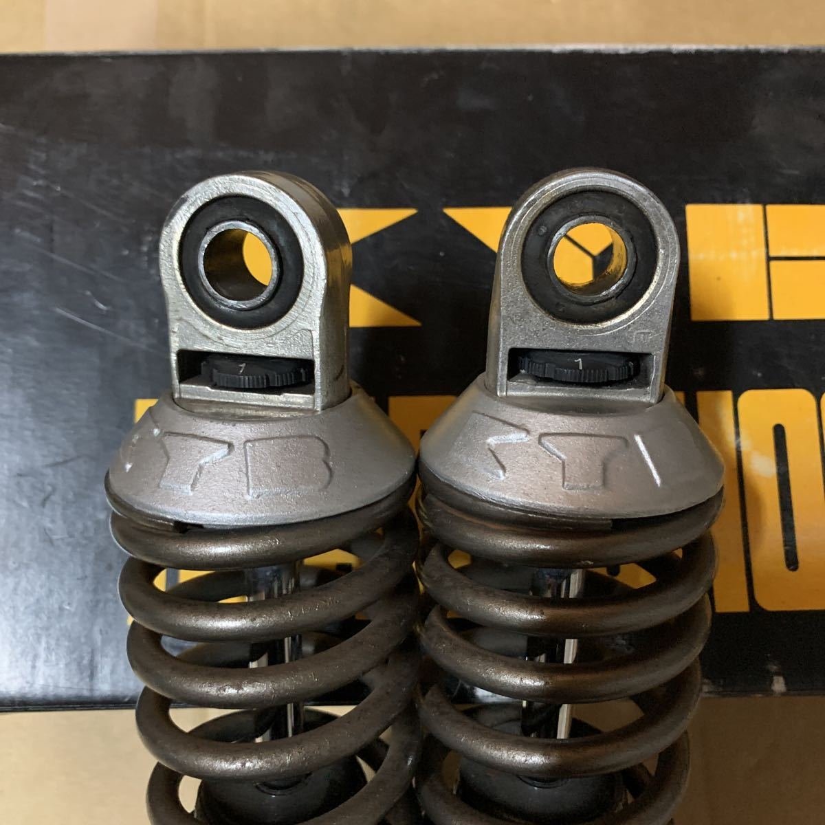 Z1 Z2 | Z400FX TGS350B カヤバ リアショック KYB カワサキ 公式通販 