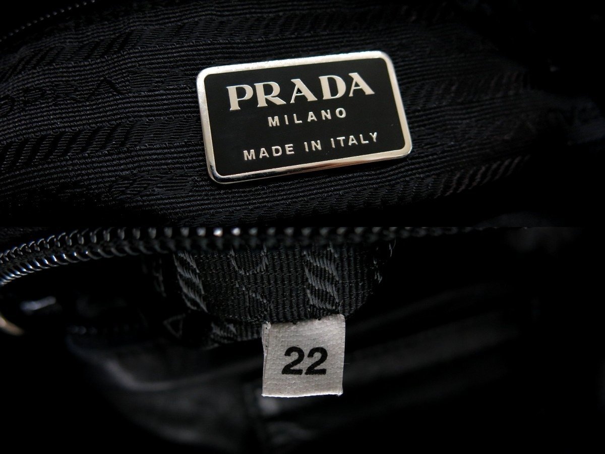 ○超美品○PRADA プラダ○ロゴ型押し○ラム レザー 本革○プラスチック