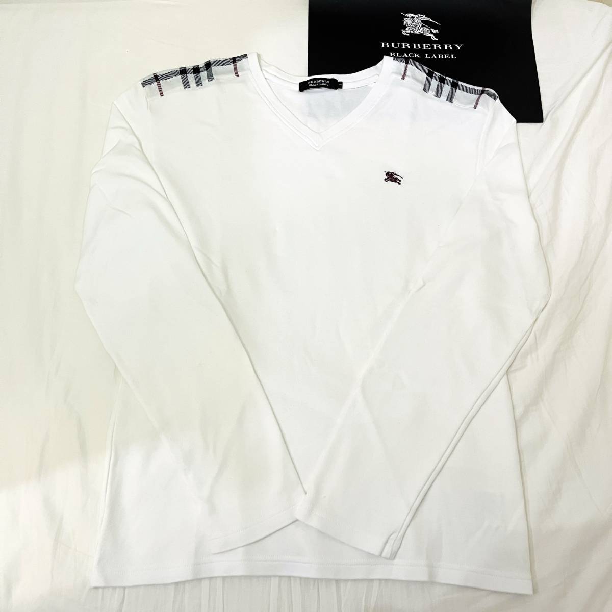 美品 BURBERRY BLACK LABEL バーバリーブラックレーベル VネックT 