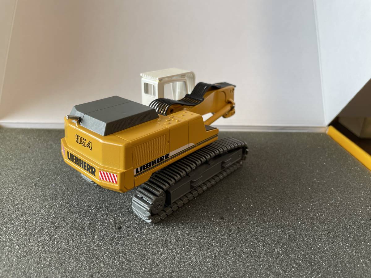 LIEBHERR R954BV　解体機セット LIEBHERR R954BV リトロニック 解体用 ショベル 1/50 - メルカリ