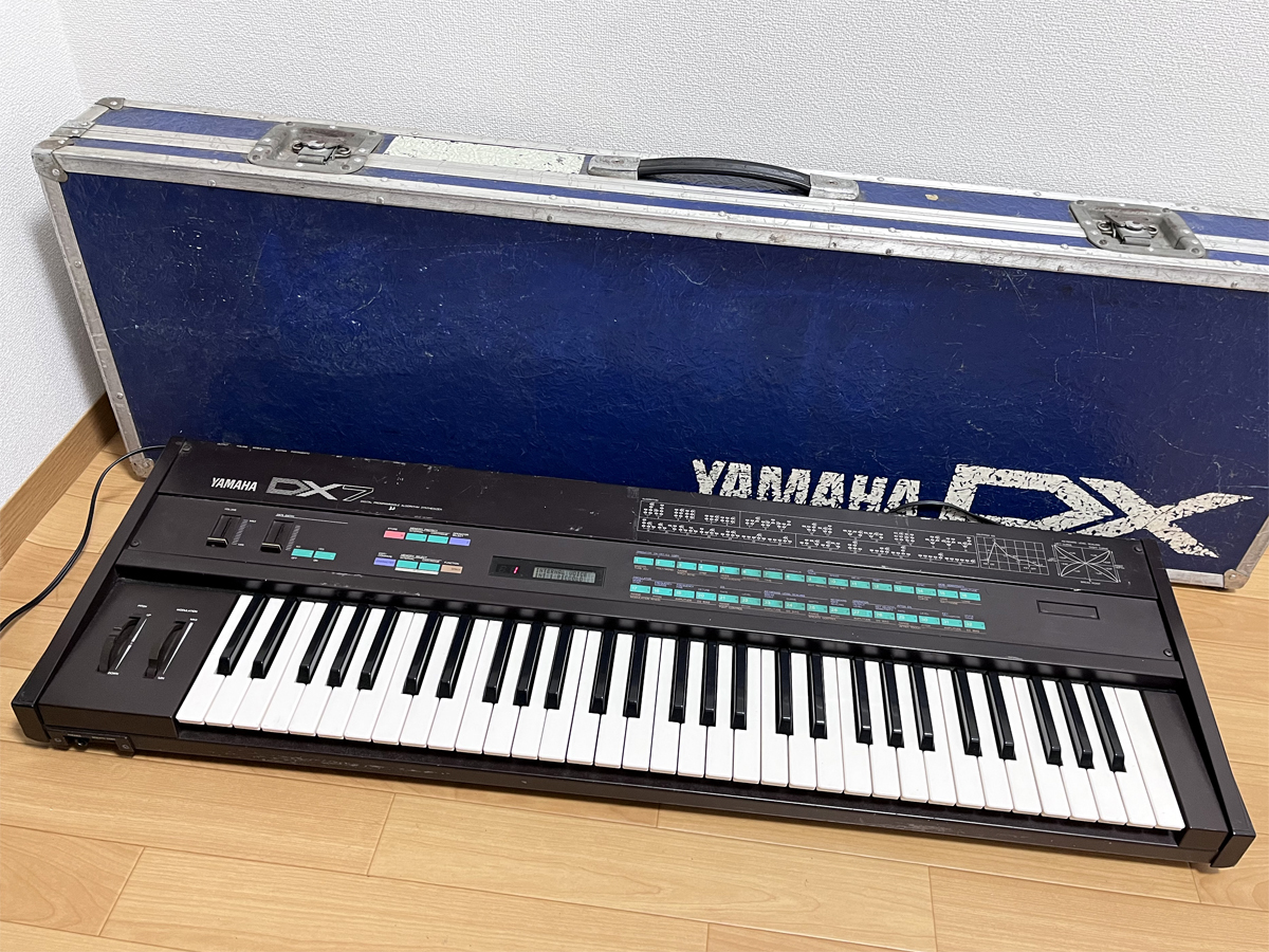 YAMAHA DX7 シンセサイザー 専用ハードケース付き ヤマハ YAMAHA DX7 シンセサイザー 専用ハードケース付き ヤマハ