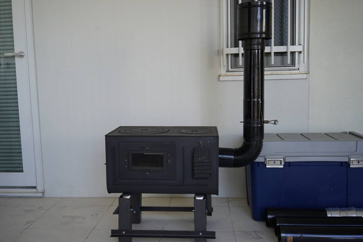 中古品】新保製作所 薪ストーブ、煙突ほか