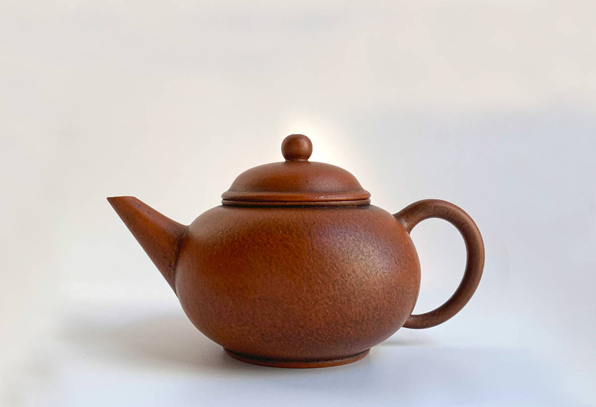 中国古玩 唐物 朱泥 梅文 中国宜興銘 （煎茶壷宜興紫砂）F497