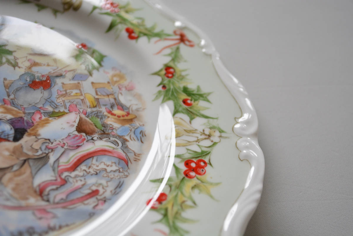 □ ロイヤルドルトン □ブランブリーヘッジ THE SNOW BALL 21cm □ ロイヤルドルトン □ブランブリーヘッジ THE SNOW BALL 21cm