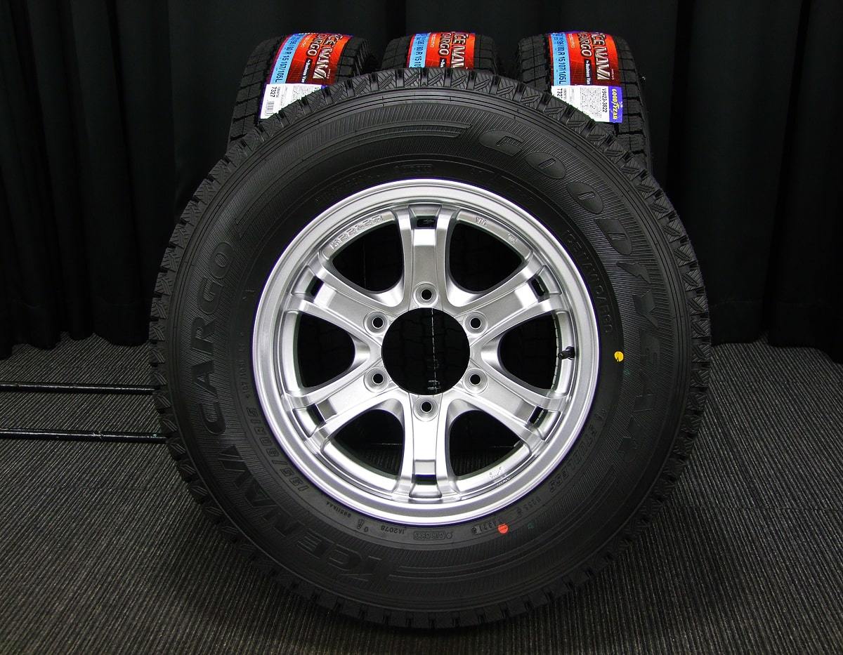 KEELER WEDS WINTER Goodyear（タイヤ・ホイールセット）のフリマ 