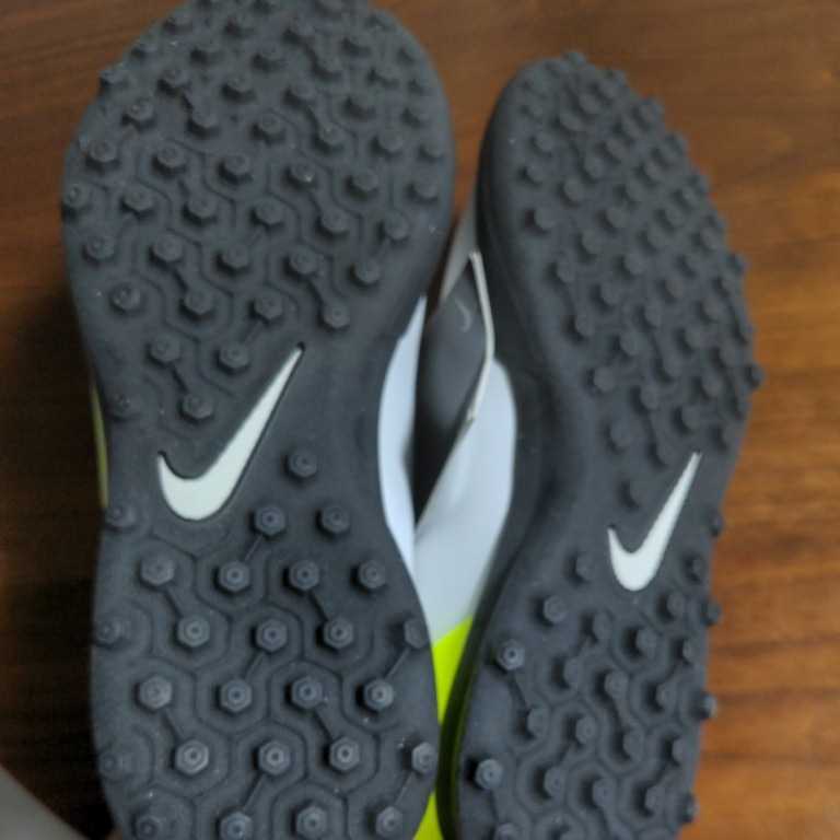Nike トレーニングシューズ 22cm マジスタ サッカー フットサル 人工芝 ナイキ キッズ 子ども トレシュー ジュニア 22 0cm 売買されたオークション情報 Yahooの商品情報をアーカイブ公開 オークファン Aucfan Com