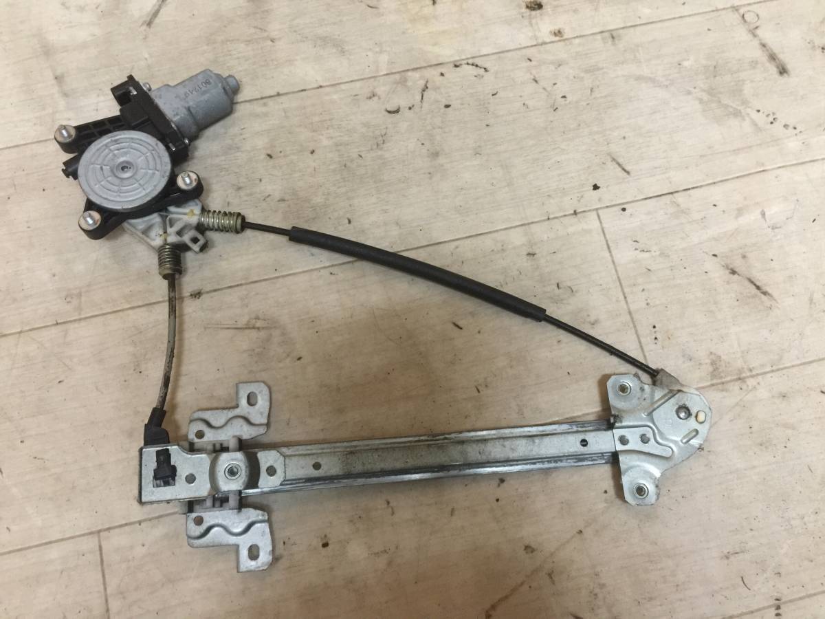 スズキ エブリィワゴン ターボ 右後ろ モーター付 パワーウィンドー レギュレーター レギュレター 作動確認済 DA64W 前期