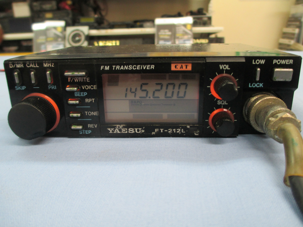 YAESU FT-212L 144MHz FMトランシーバー