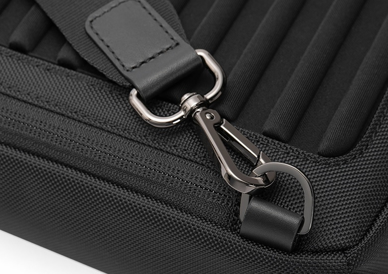 Samsonite サムソナイト ボディバッグ ブラック - ナイロン RED レザー SAMSONITE ☆タグ付未使用☆ 本革 ビジネスバッグ ボディ Yahoo!オークション レッド ブランド