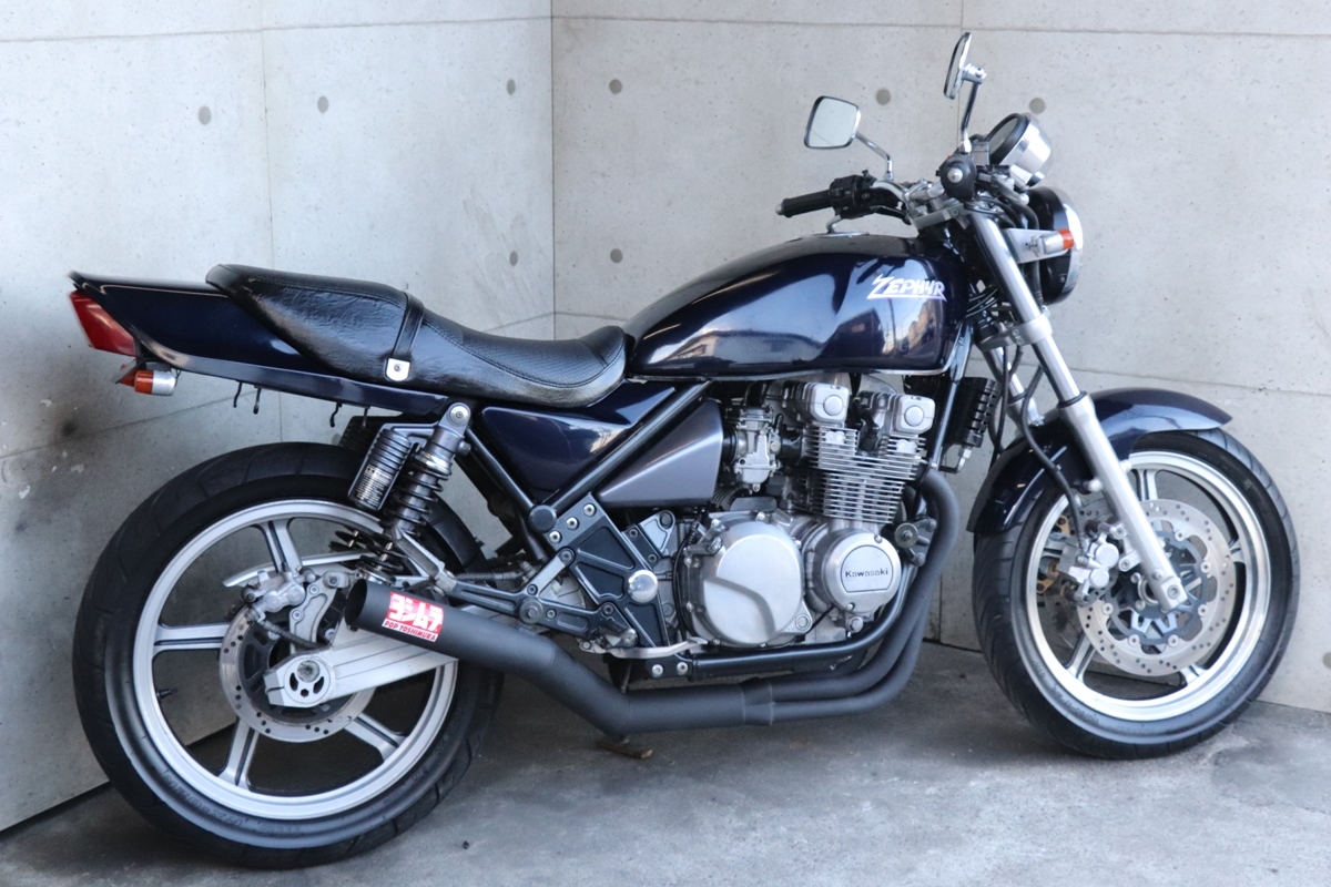横浜 Kawasaki ゼファー400 旧車 初期型C1 キャンディ 