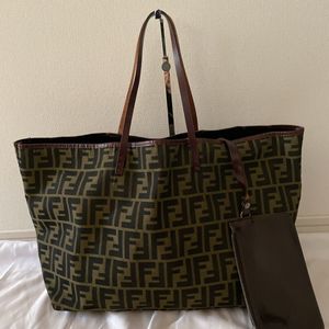 極美品》『勢の極み』 FENDI アクセサリーポーチ ハンドバッグ ズッカ 