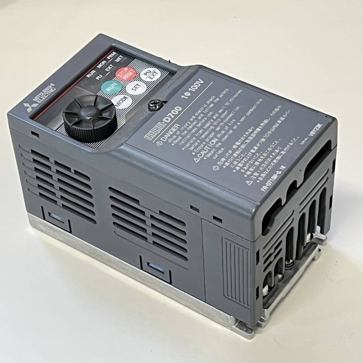 定番人気，定番 管1625 三菱 MITSUBISHI FR-D710W-0.1K 小型 インバーター 単相100V入力/三相200V出力(電材、配電用品)｜売買されたオークション情報、yahooの商品情報をアーカイブ公開 - オークファン その他