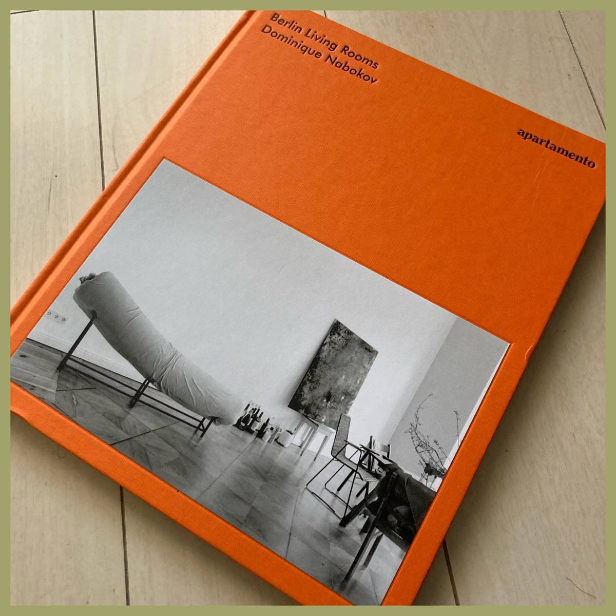  インテリア洋書 Berlin Living Rooms APARTAMENTO/アパルタメント(インテリア、家づくり)｜売買されたオークション情報、yahooの商品情報をアーカイブ公開 - オークファン インテリア、家づくり