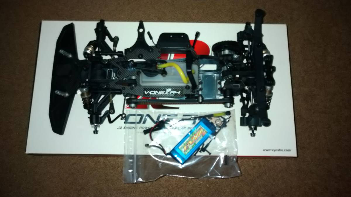 1747 KYOSHO 京商 未走行 シャーシ V-ONE-R4 エンジンラジコン
