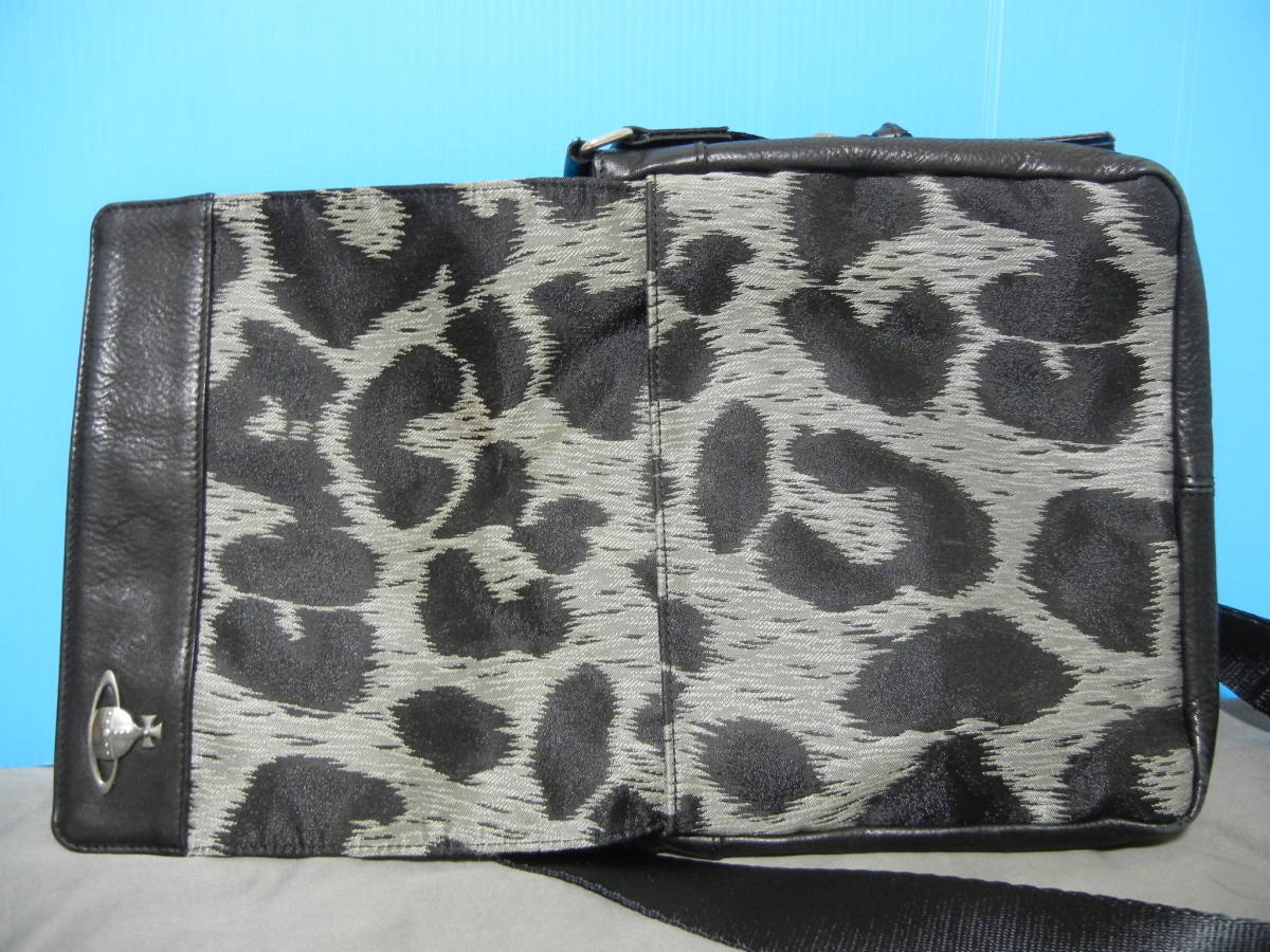 Vivienne Westwoodヴィヴィアンウエストウッド レオパード 豹柄