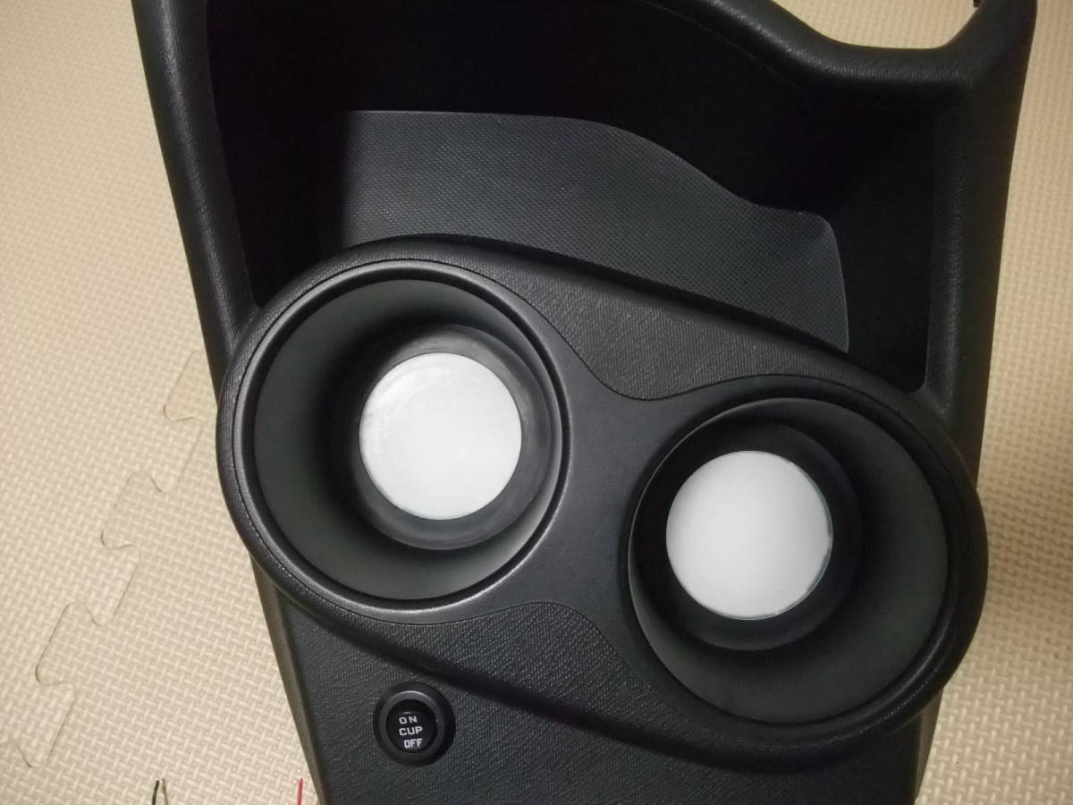 送料無料！ カップホルダー イルミネーション トヨタ純正 アクア  
