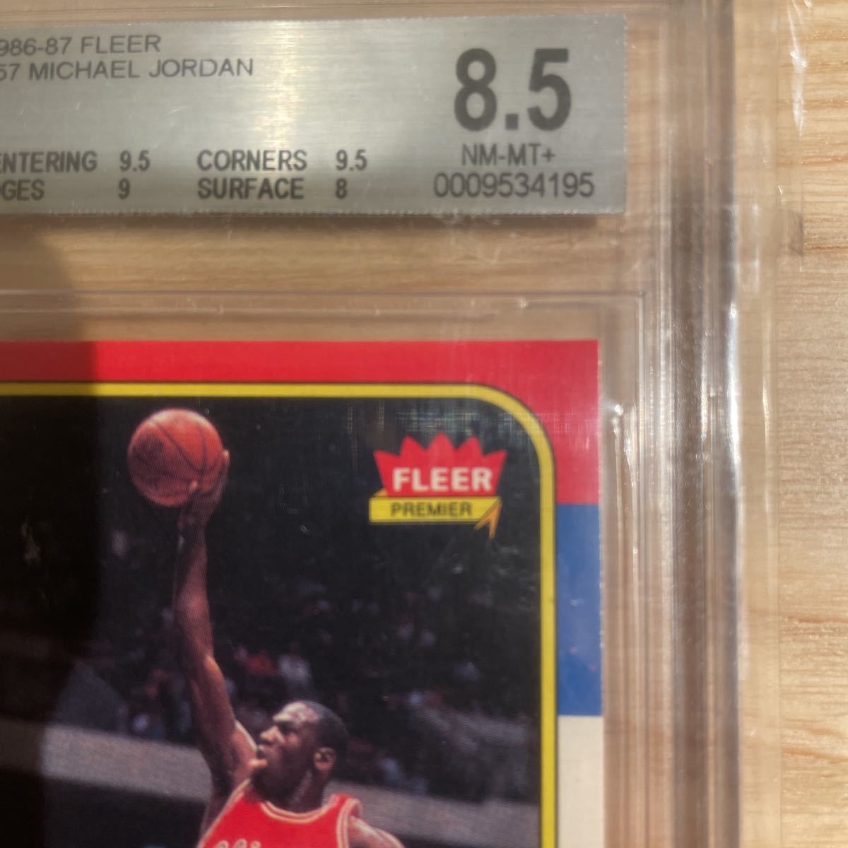1986-87 FLEER #57 MICHAEL JORDAN NBAカード