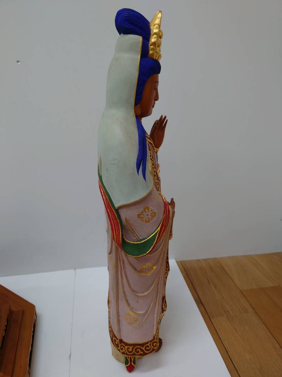 OP25.1HS 1円～ 【仏教美術 観音像 特別彩色】 木彫り 仏像 彫刻 置物 土台付き 高さ:約87cm 陶磁器 骨董品 美術品 縁起物 お土産品 仏教美術 仏像 観音菩薩像 ニワトリ 特大ローズクォーツ 骨董