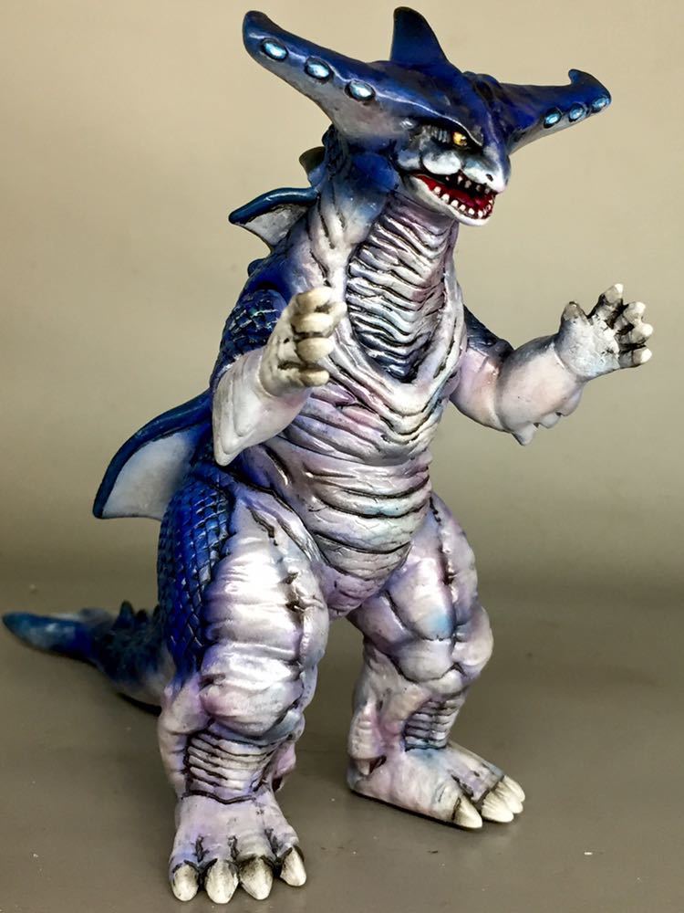 リペイント 完成品 ウルトラ怪獣シリーズ 500 ウルトラマン ラゴラス