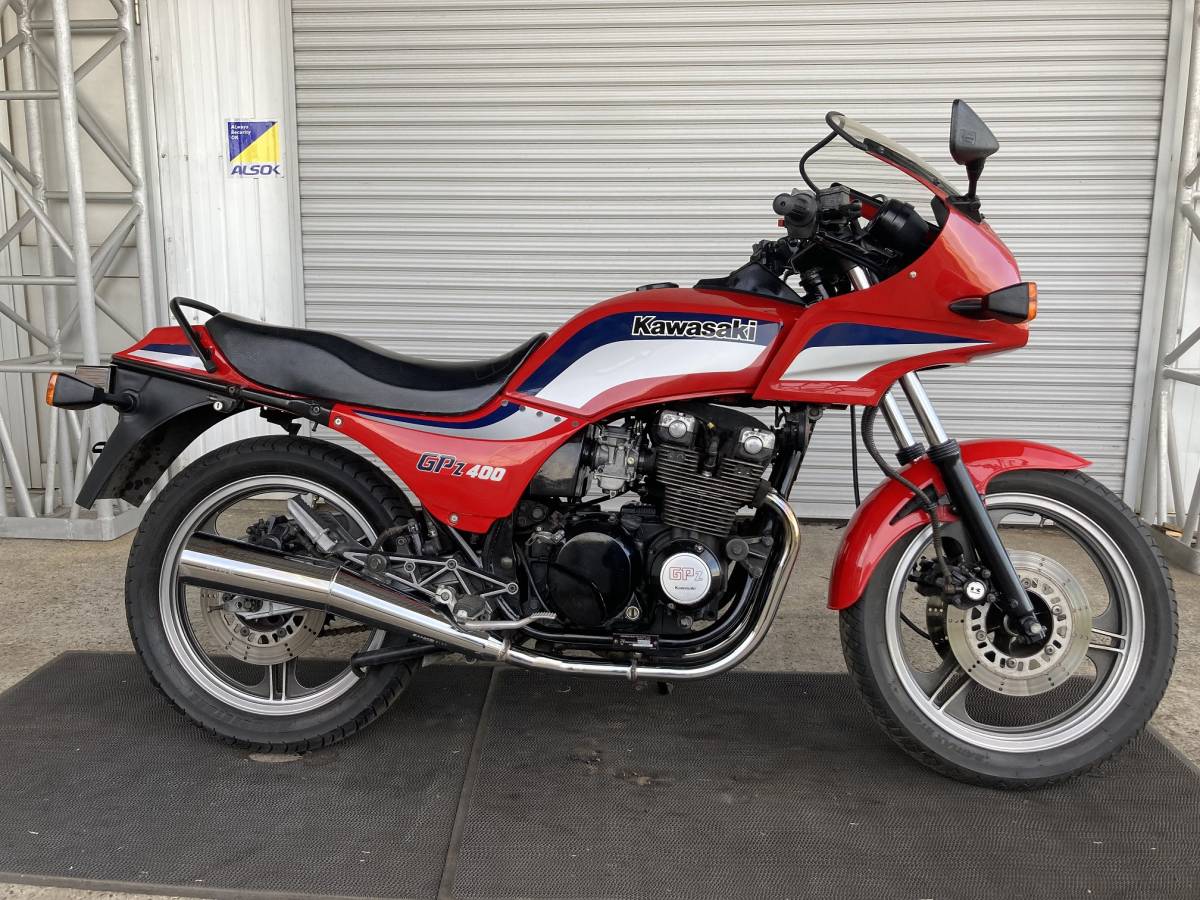 GPZ400 赤22708 ZX400C KAWASAKI エンジン始動確認済 現状販売/輸入
